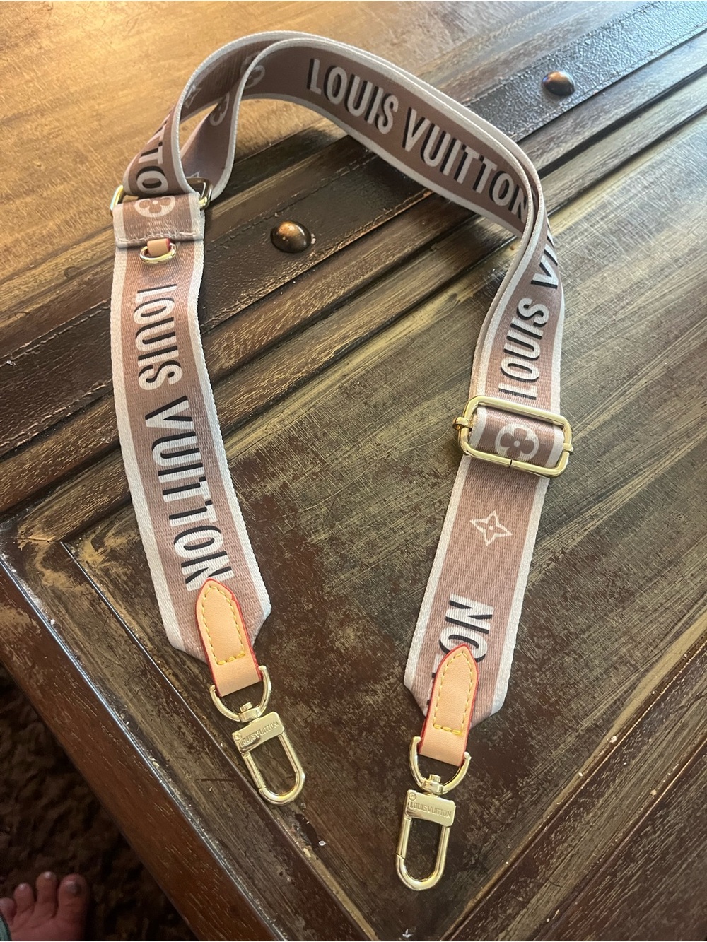 Louis Vuitton style crossbody Strap with Gold Hardware - Picture 5 of 5